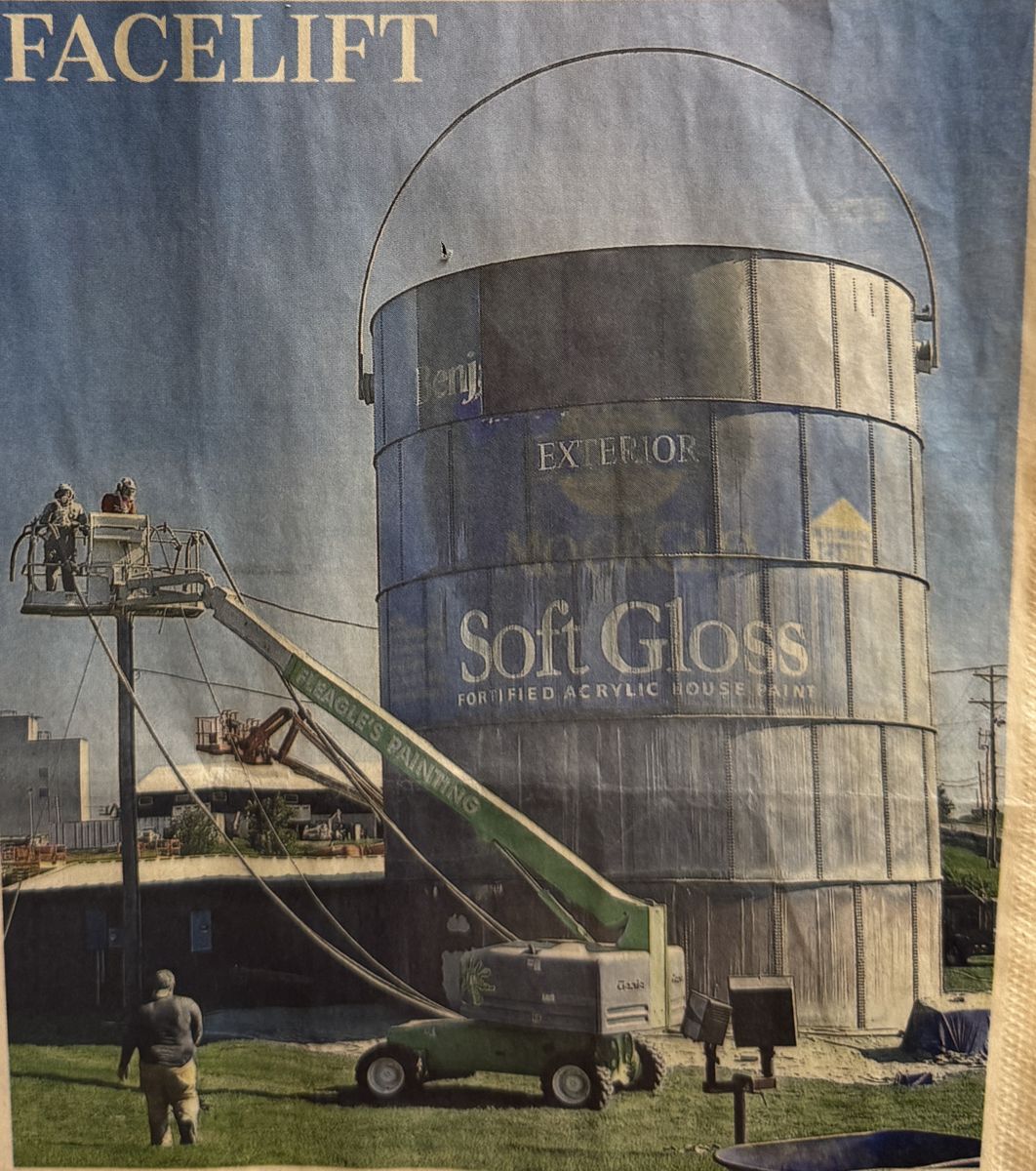 The giant paint can with its The facelift label (Sept. 2018)